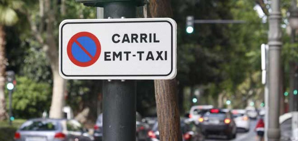 La EMT multará a los coches aparcados en el carril bus de Valencia