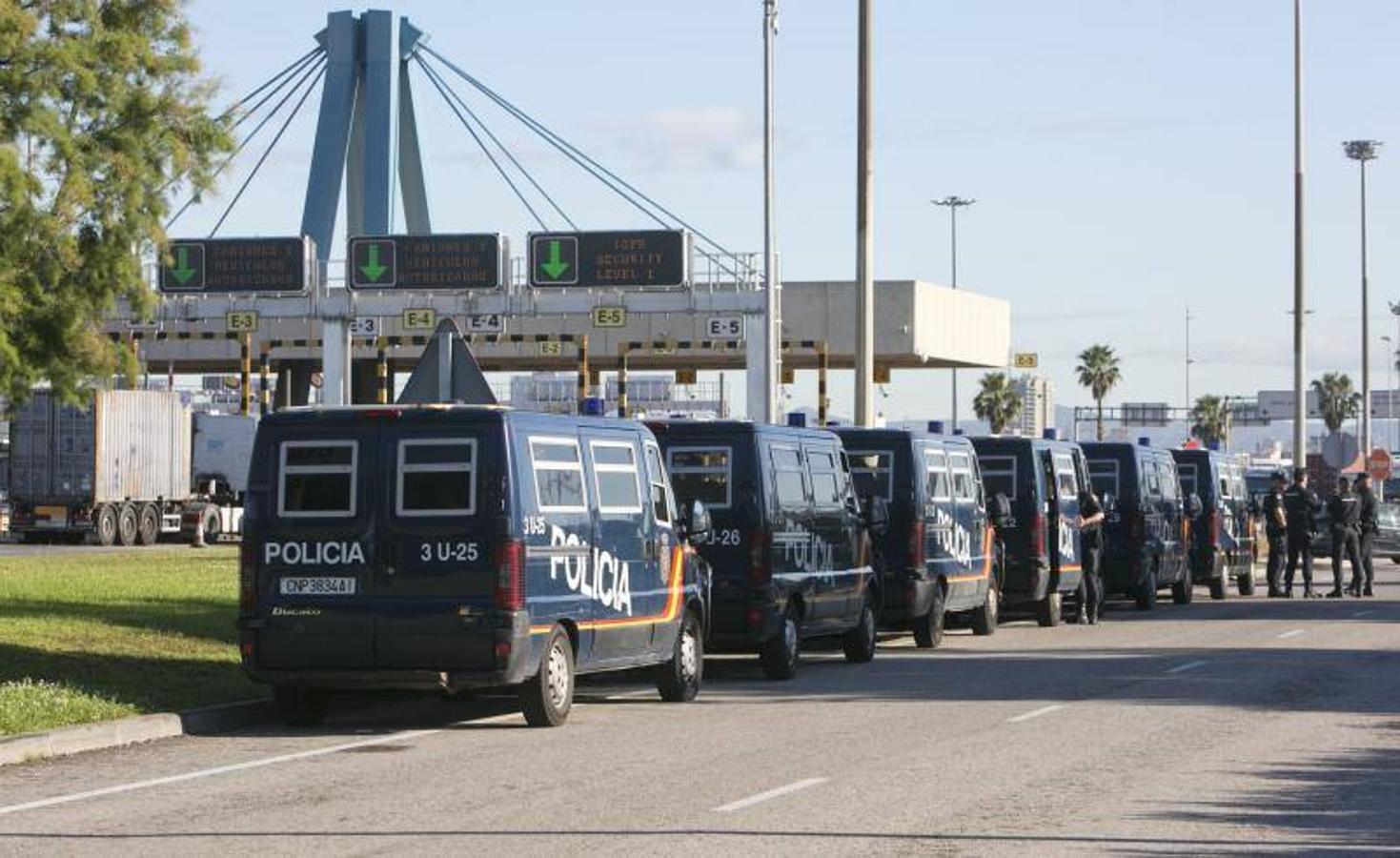 Fotos de la huelga de estibadores en el Puerto de Valencia