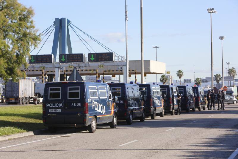 Fotos de la huelga de estibadores en el Puerto de Valencia