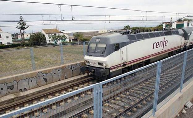 El tren Valencia-Barcelona gana viajeros en el último año pese a los retrasos y las obras