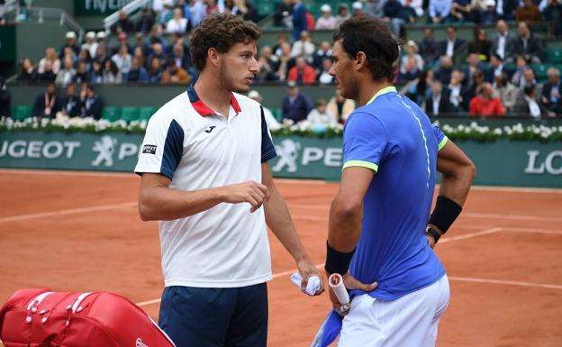 Nadal, a semifinales de Roland Garros a costa del lesionado Carreño