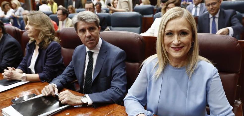 La moción de censura de Podemos contra Cifuentes cae con los votos de PP y C's