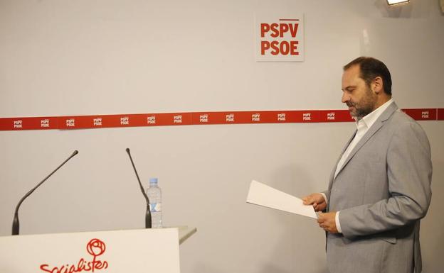 Rafael Hernando dice que José Luis Ábalos le ha confesado que no quiere ser portavoz del PSOE