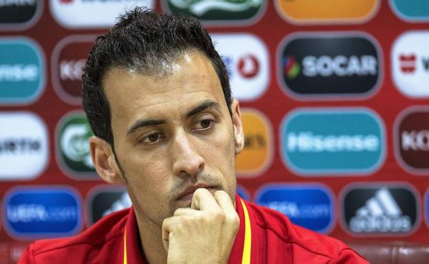 Busquets: «No pensaremos en las tarjetas, sólo en ganar»