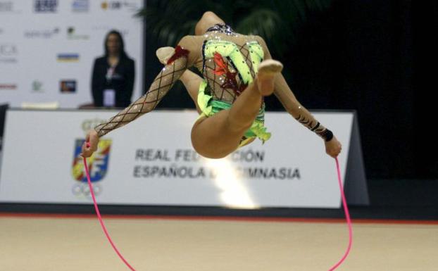 La élite de la gimnasia rítmica española vueve a Valencia 24 años después