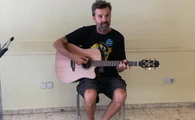 El emotivo concierto de Pau Donés en el Hospital General de Valencia