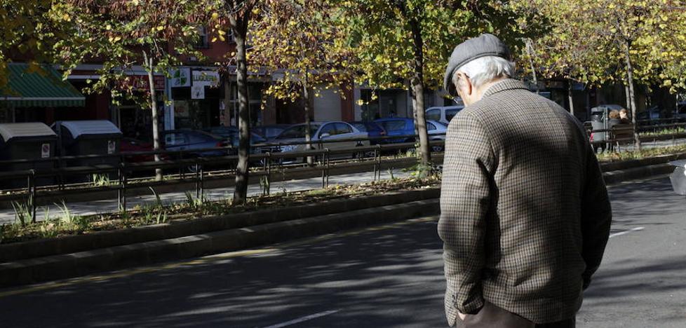 Uno de cada cuatro mayores de Valencia vive solo en su casa