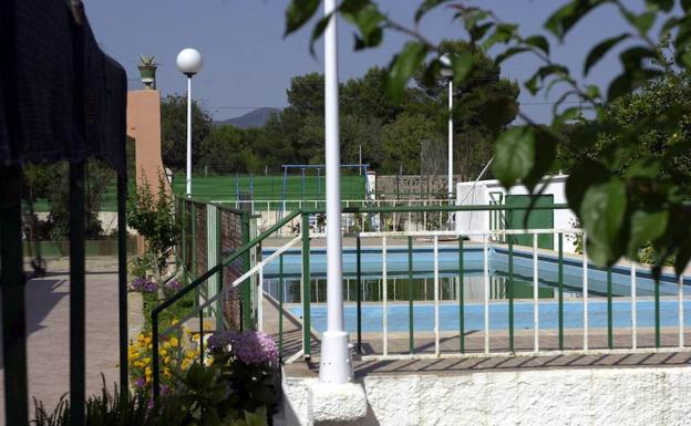 Fallece ahogado en una piscina de Aspe