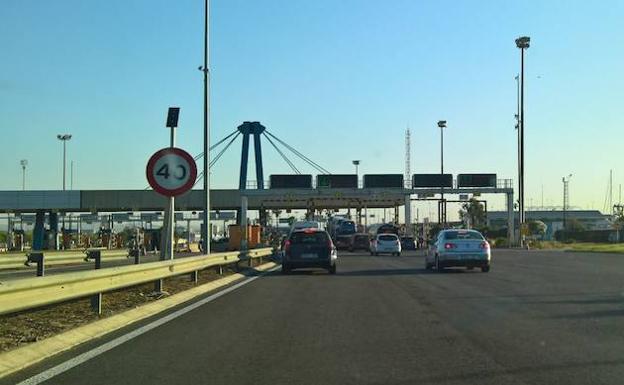 Los estibadores paralizan el Puerto de Valencia