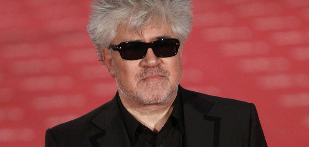 Almodóvar posa para Prada