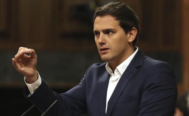 Rivera rechaza «batiburrillos» para desalojar al PP del Gobierno