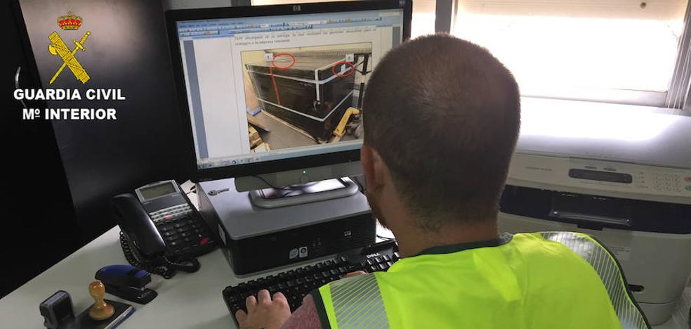 Dos detenidos por comprar por internet con identidades falsas y tarjetas bancarias clonadas