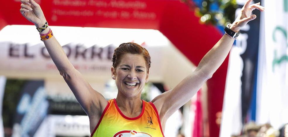 La atleta valenciana Natacha López, premiada por su contribución a la Oncología