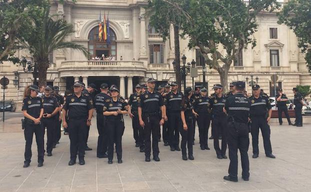 El azul vuelve a la Policía Local de Valencia