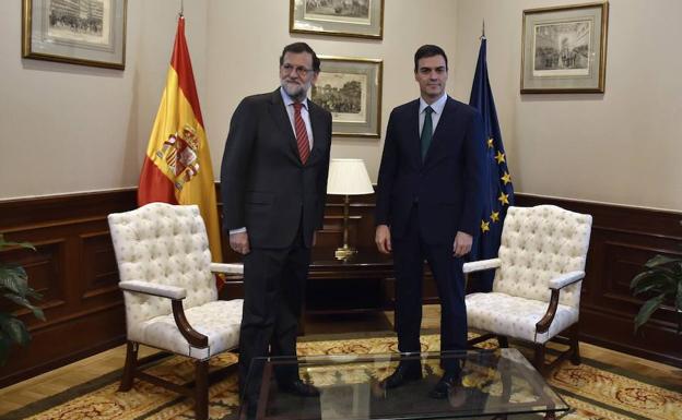 Rajoy reanudará los contactos con Sánchez tras el congreso del PSOE