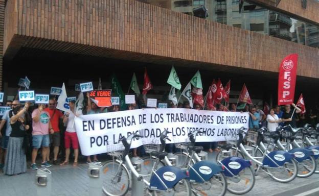 Los funcionarios de prisiones piden que se cubran 312 vacantes