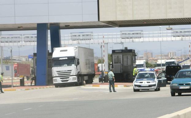 El Puerto vuelve a estar a medio gas con otra jornada de huelga