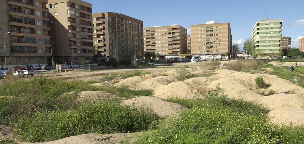 Joan Ribó apoya mantener la huerta en Benimaclet y concentrar en torres los 1.300 pisos
