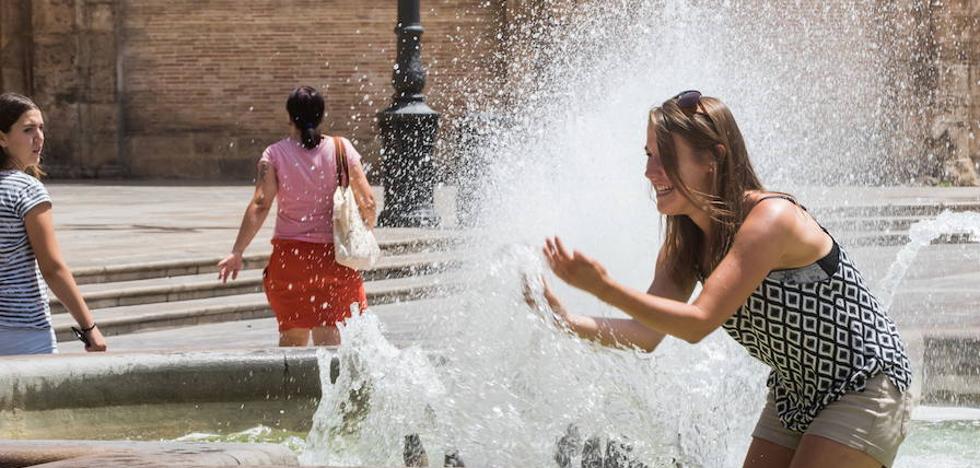Sanidad alerta: el calor que hará el viernes en Valencia provocará un riesgo «alto» para la salud
