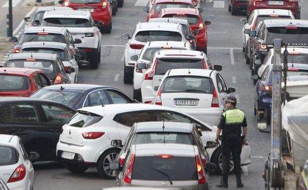 El tráfico aumenta en los grandes accesos de Valencia pese a las medidas contra el coche