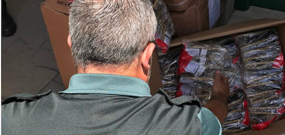 La Guardia Civil halla 2.000 armas prohibidas en un contenedor de juguetes en Valencia