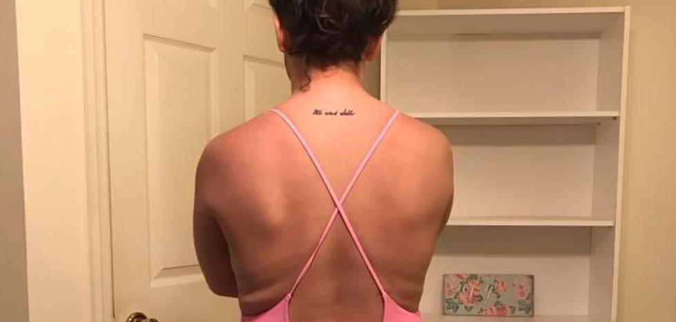 El 'inapropiado' bañador rosa que molesta a los vecinos en una piscina comunitaria
