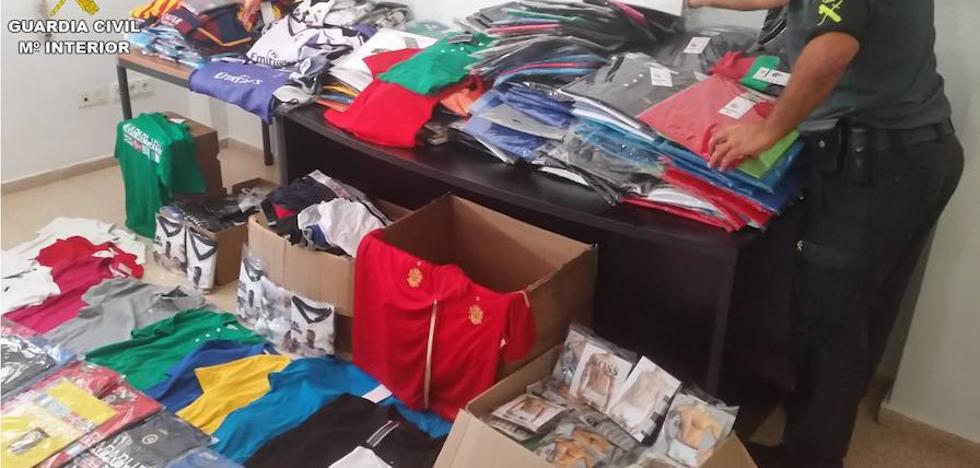 Incautan más de 33.600 euros en prendas falsificadas en los mercadillos de Finestrat y l'Alfàs del Pi