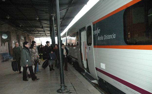 La línea de tren entre Teruel y Barracas se reabre hoy tras las obras