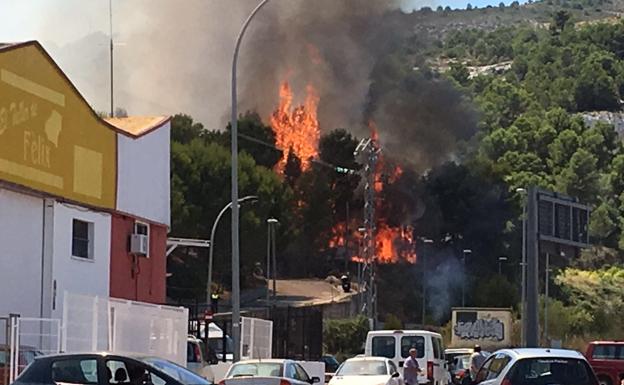 Estabilizado el incendio cercano a una urbanización de Real de Gandia