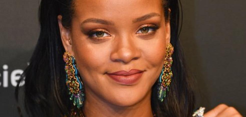Rihanna sale con un rico saudí