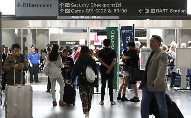 EE UU comienza a registrar los libros de los pasajeros en algunos aeropuertos