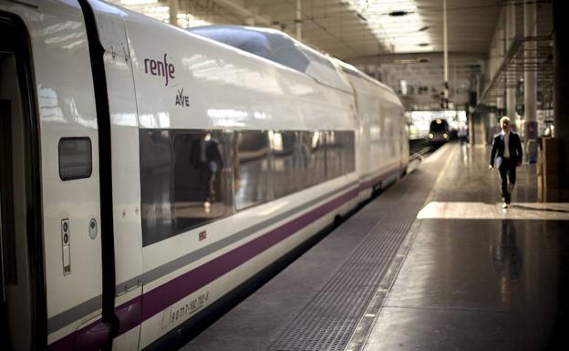 Renfe adelanta la venta de billetes de AVE a 25 euros al domingo