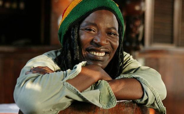 Un cólico del bajista de Alpha Blondy obligó el viernes a suspender su concierto en Viveros