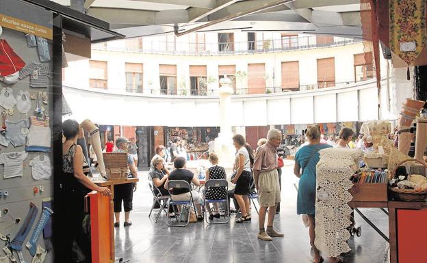 Lladró abre su primera 'pop up store' en la plaza Redonda de Valencia