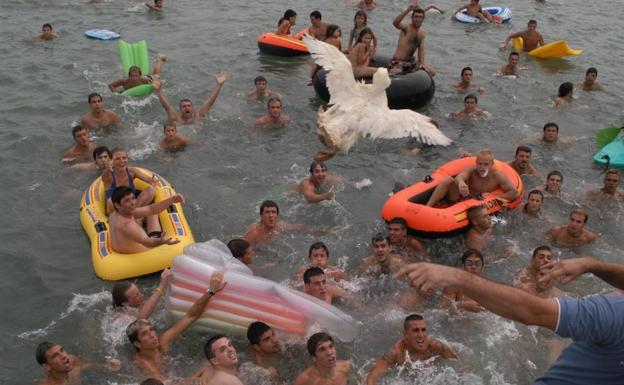 Un juez condena la 'suelta de patos' de Sagunto de 2012 y pide que se multe al Ayuntamiento por infracción muy grave