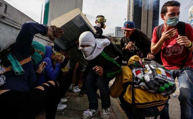 Muere un adolescente durante una protesta en el oeste de Venezuela