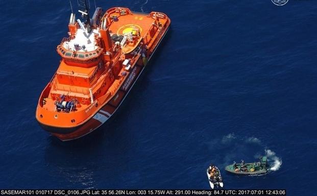 Otra patera con 19 personas llega a la costa de Alicante, la segunda en 24 horas