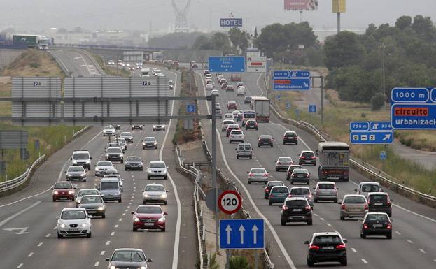 La Operación Salida provoca 13 kilómetros de atascos en las carreteras de Valencia