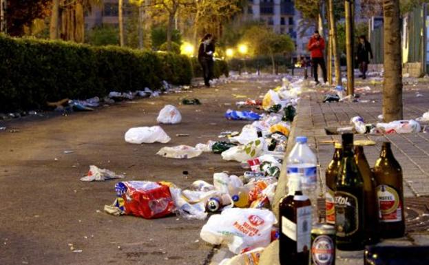 El Ayuntamiento de Valencia impondrá trabajos para la comunidad a los menores que hagan botellón