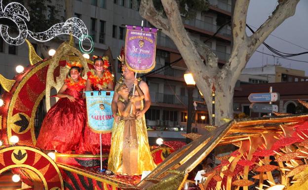 La falla Les Roques gana el primer premio de carrozas de Dénia con 'Mèxic a tot color'