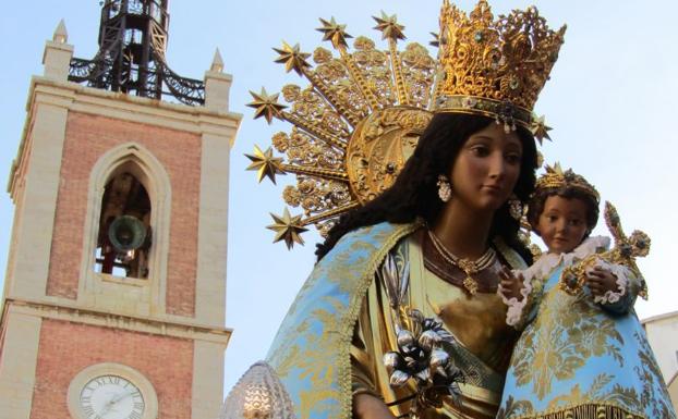 La imagen peregrina de la Virgen de los Desamparados visita la Marina Alta