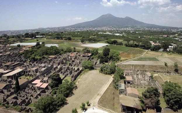 Un turista español, denunciado por defecar en las ruinas de Pompeya