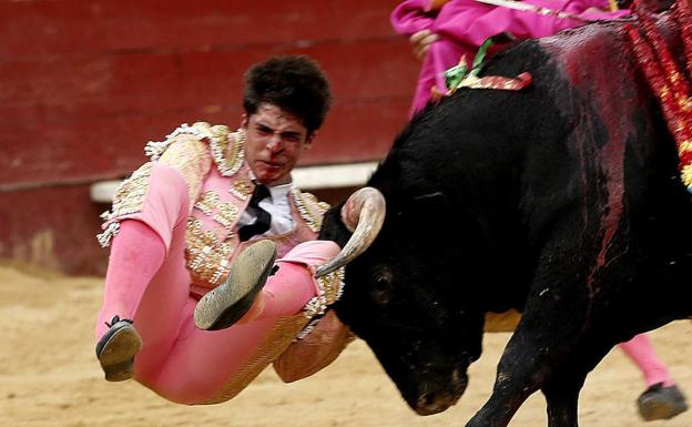 Operado de urgencia el novillero Ángel Sánchez en la plaza de toros de Valencia