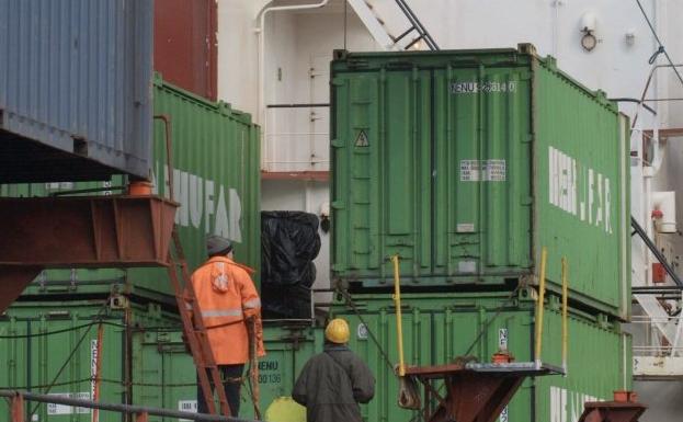 La caída de contenedores en el Puerto de Valencia causará 500 contrataciones menos