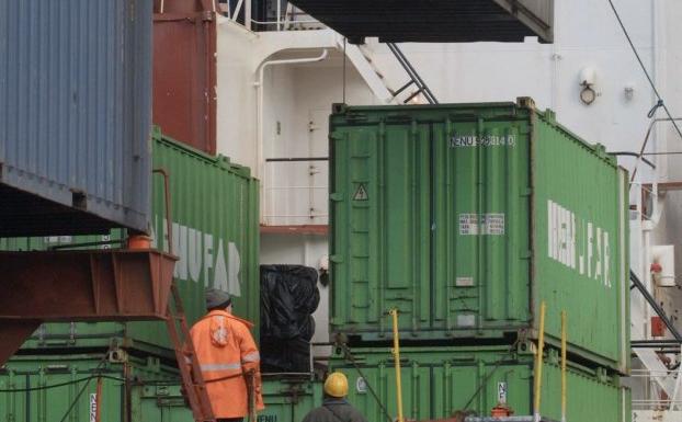 El tráfico de contenedores en el Puerto de Valencia se resiente por la huelga de la estiba y retrocede un 1,62% en junio