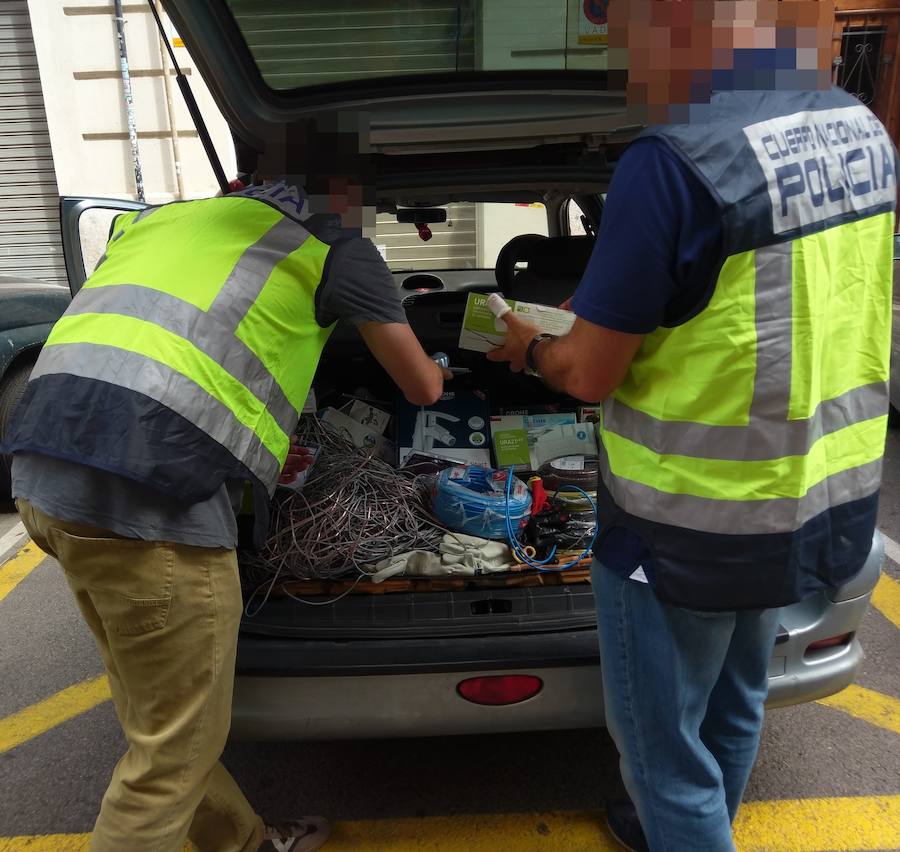 Seis detenidos por robar 151 toneladas de cable de cobre en grandes superficies de Valencia
