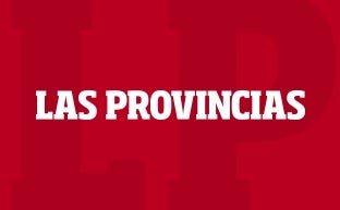 La Fundación Oceanogràfic estudia el estado del delfín avistado en La Marina