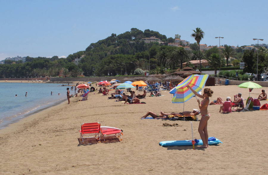 Fallece una bañista de 77 años en la playa de Dénia