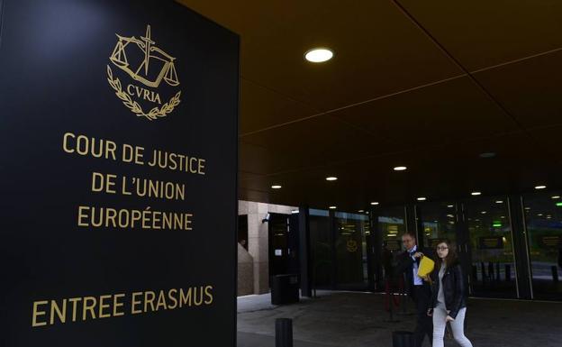 La justicia europea censura el intercambio de datos entre pasajeros de Canadá y la UE