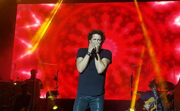 Carlos Vives rompe las caderas de Viveros